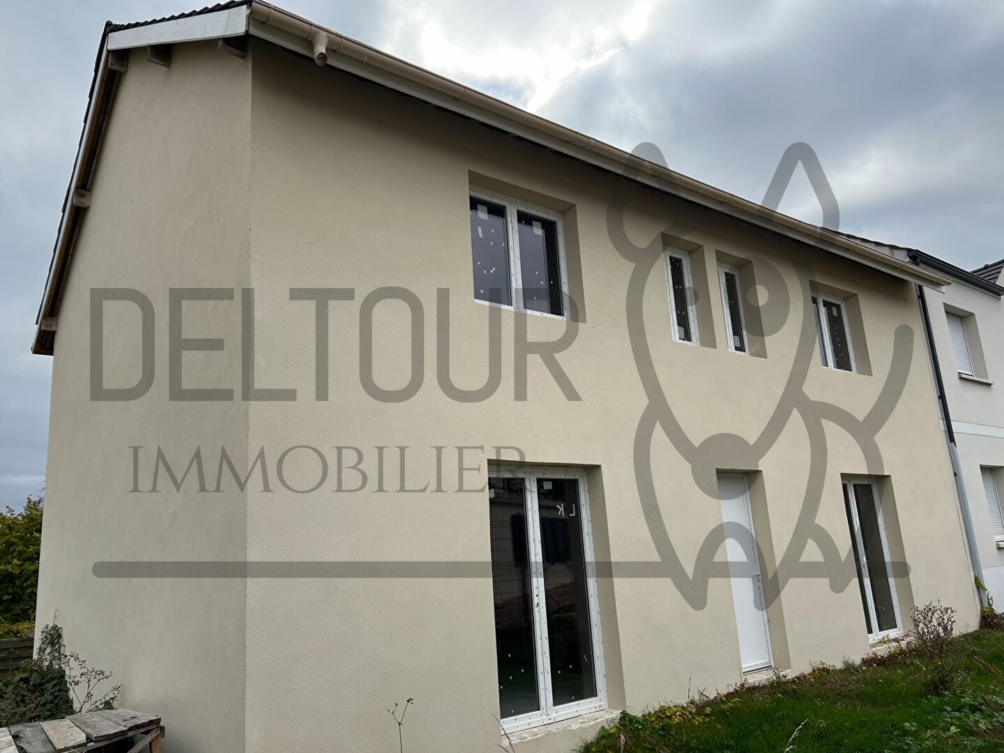 Maison 8 pièces 140 m² · à Mouroux · 140 m² · 242 000 €