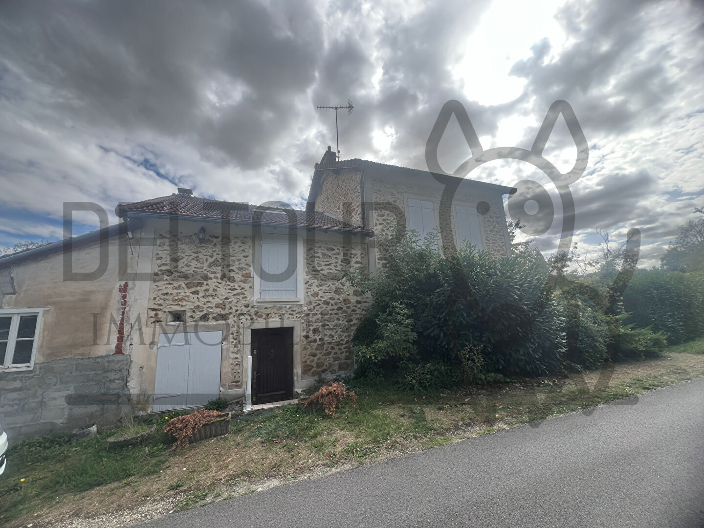 Maison 4 pièces 144 m² · à Villeneuve-sur-Bellot · 144 m² · 242 000 €