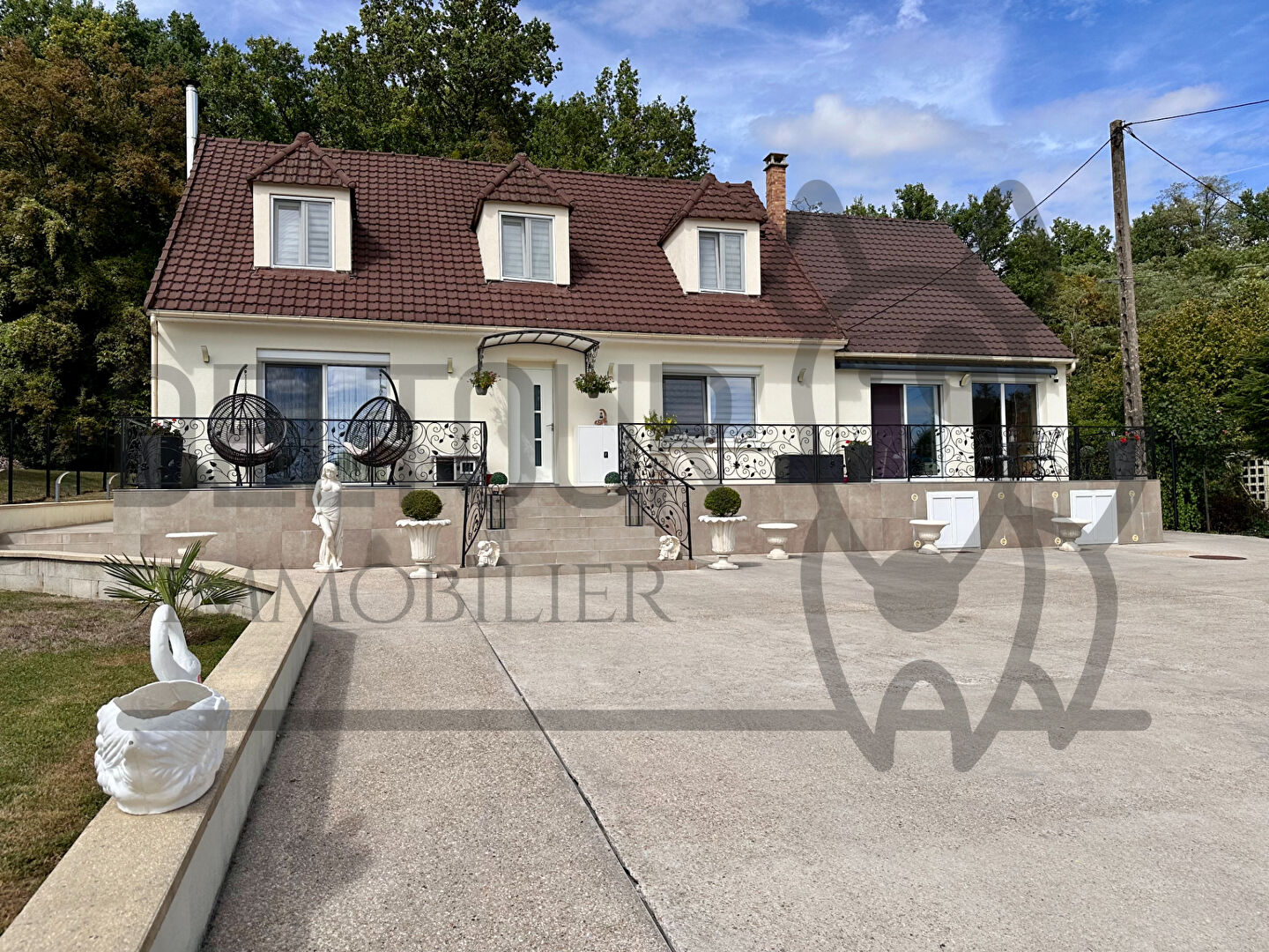 Maison 7 pièces 198 m² · à Pommeuse · 197,7 m² · 490 000 €